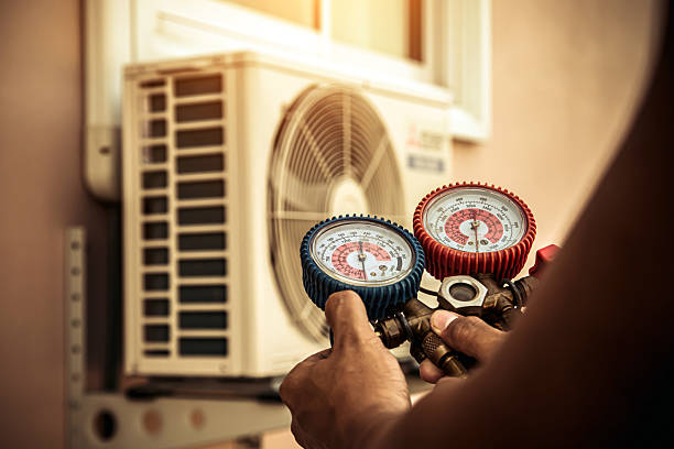 Professional Ductwork Repair technician working in Floyds Knobs, IN
